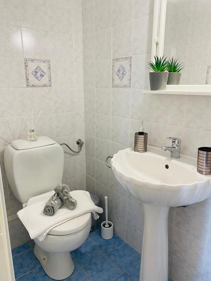 2 Bd Top Floor Aprt With Acropolis View Athen Exterior foto