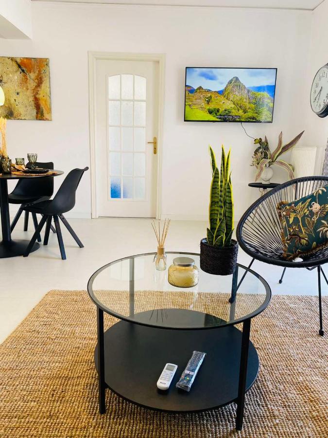 2 Bd Top Floor Aprt With Acropolis View Athen Exterior foto