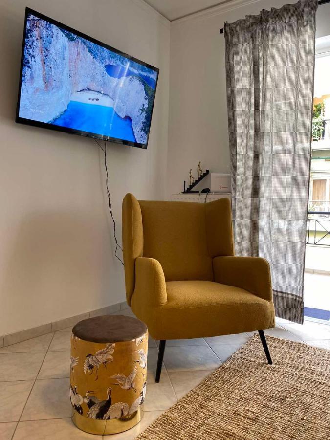 2 Bd Top Floor Aprt With Acropolis View Athen Exterior foto