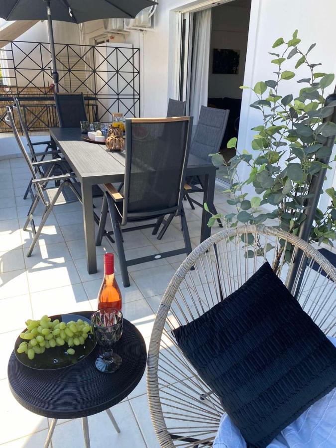 2 Bd Top Floor Aprt With Acropolis View Athen Exterior foto
