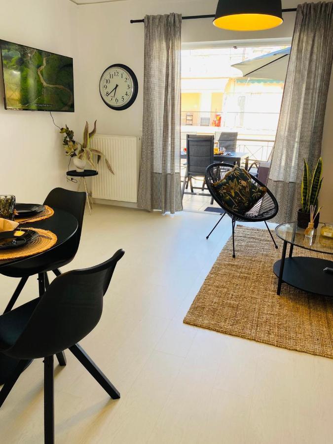 2 Bd Top Floor Aprt With Acropolis View Athen Exterior foto
