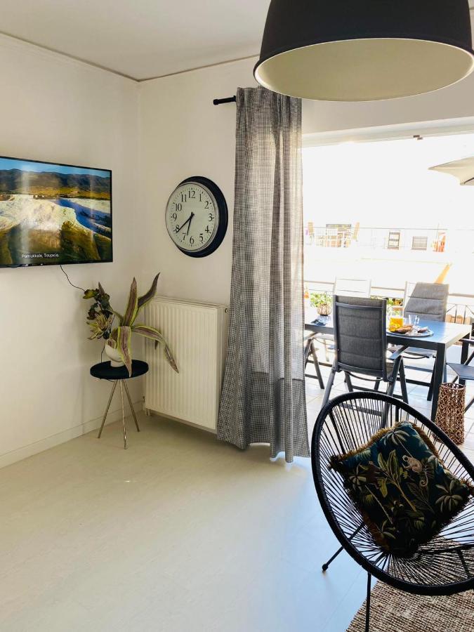 2 Bd Top Floor Aprt With Acropolis View Athen Exterior foto